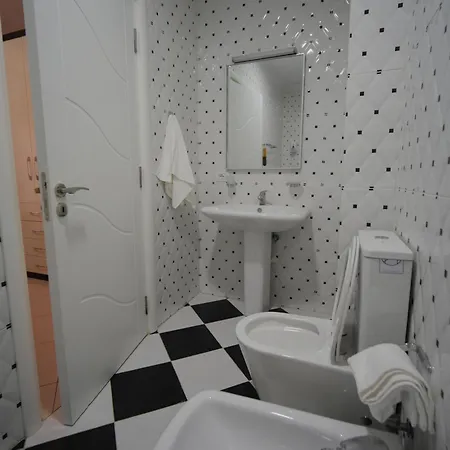 Comfy Flat In Astir Near Bus And Ac דירה *