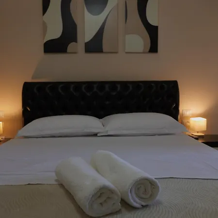 Apartment Comfy Flat In Astir Near Bus And Ac *