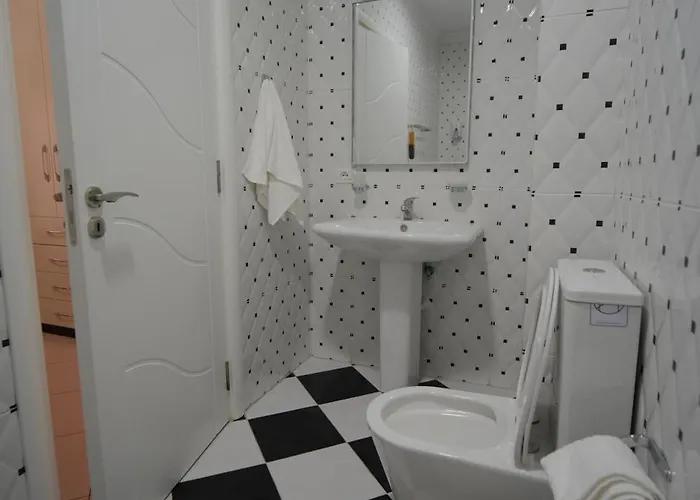 Comfy Flat In Astir Near Bus And Ac דירה *