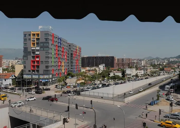 Comfy Flat In Astir Near Bus And Ac טיראנה