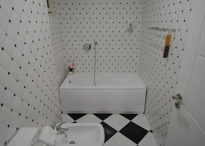 Comfy Flat In Astir Near Bus And Ac